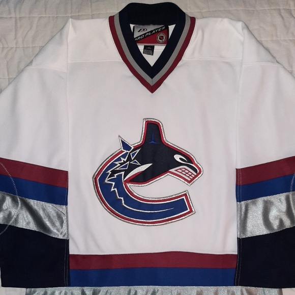 Vintage Canucks Jersey - Picture 3 of 4